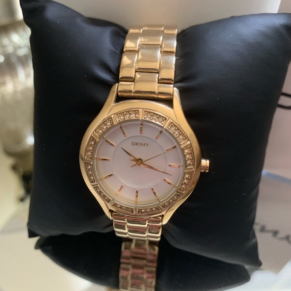 DKNY ladies watch - Picture 2 of 3